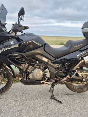 Suzuki V-Strom 1000 2007 μεταχειρισμένη, με αξεσουάρ και εξαρτήματα