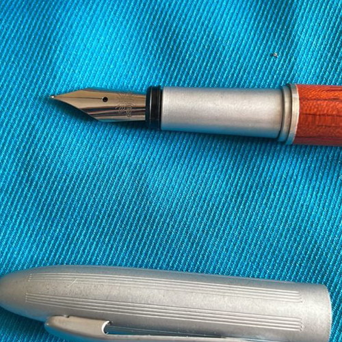 Wooden pen vintage new with case, brand BEE