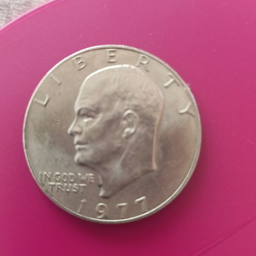 Dollar coin like new in very good condition