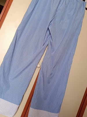 Pink Woman airy pants size M, like new, white and blue
