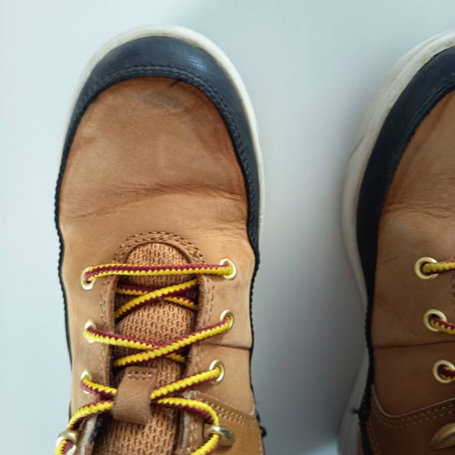 Timberland Seneca Bay Hiker kids boots size 33 used, yellow leather