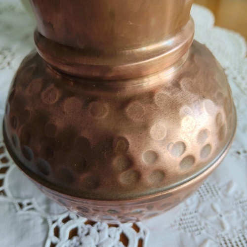 Copper vase hammered like new