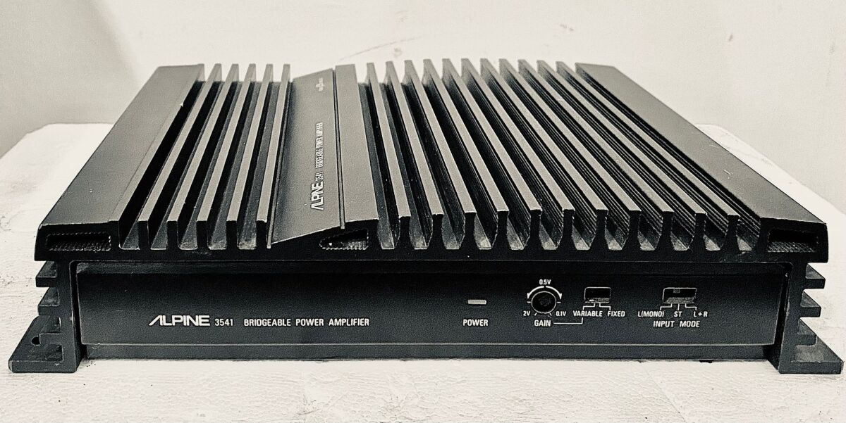 Alpine 3541 car amplifier used, 2 x 40 W… - € 40,00 - Vendora.cy