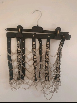 Leather skirt with chains like new, black