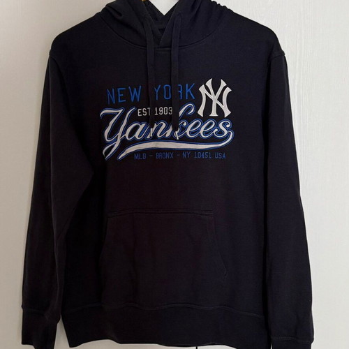 Majestic New York Yankees hoodie size Large like new