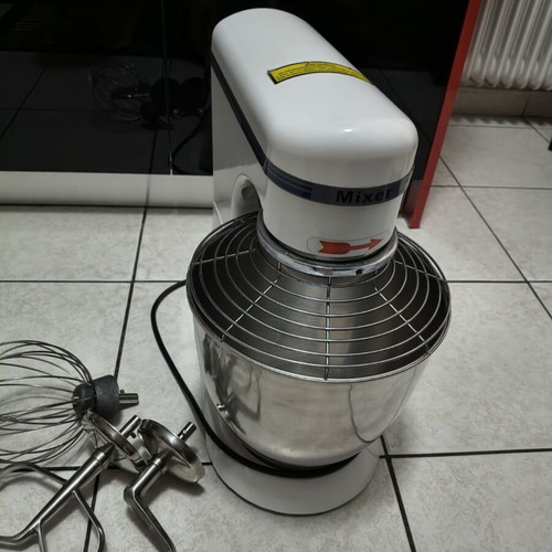 Mixer CS-B7 230V 300W like new for baking and cooking