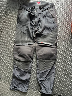 Παντελόνι Dainese Airframe καλοκαιρινό σαν καινούργιο με προστασίες μέγεθος 50