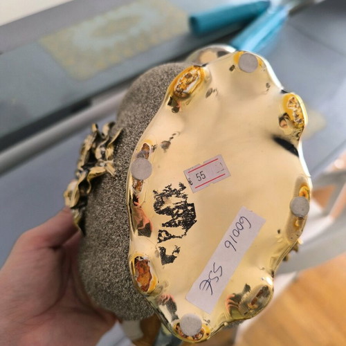 Decorative item new in excellent condition