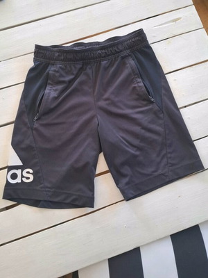 Adidas tennis shorts used for kids 9-11 years blue