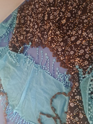 Set of two scarves like new