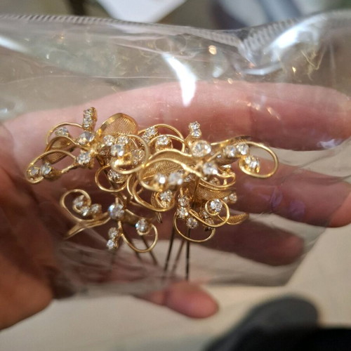 Hair accessories new, pack of 12 with rhinestones in silver and gold