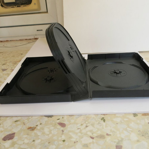 DVD case 10-disc used, black with diagonal layout
