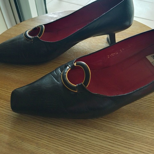 Sacha pumps No39 like new, black leather, 3.5cm heel