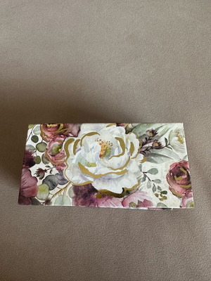 Music box like new with storage space and Beethoven’s Fur Elise song