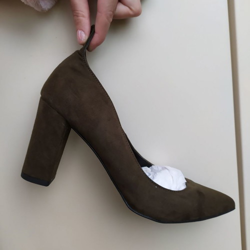 Dexim pumps size 39 flawless with thick heel