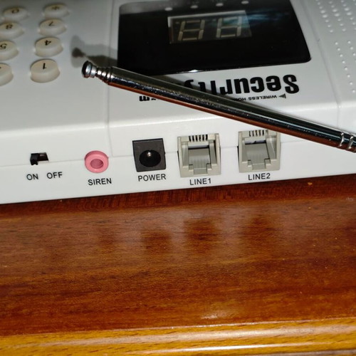 Home Security wireless alarm system like new with remote controls and siren