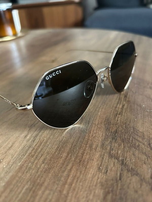 Gucci GG1182S 001 55 sunglasses new unisex, gold frame, black lenses