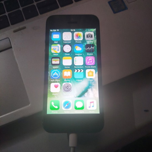 Apple iPhone 5 16GB black, fully functional without SIM tray