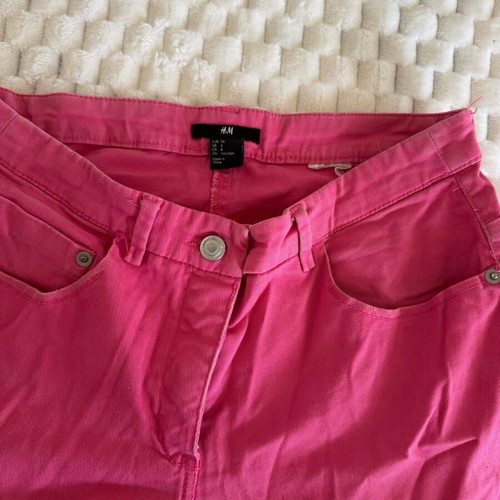 H&M fuchsia jeans like new, slim fit, size S