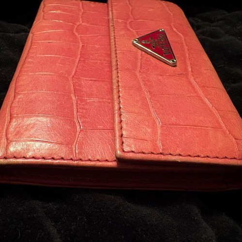 Prada pink leather wallet like new