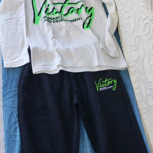 Tracksuit set of 3 pieces size 16 sweatshirt like new