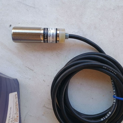 KFPS XP-18A05E1 Proximity Switch Inductive Sensor new