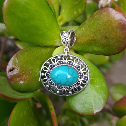 Pendant with turquoise stone used