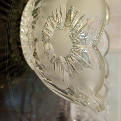 Crystal embossed ice cream and fruit bowls set new