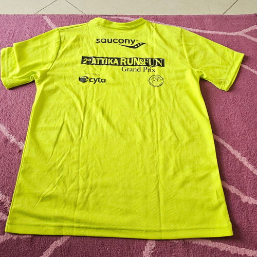 Saucony running shirt size Medium like new, green