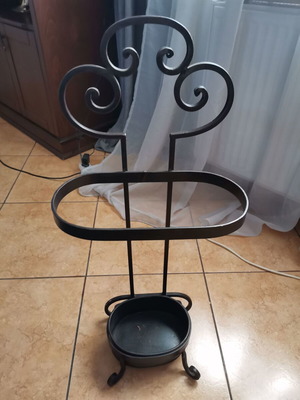 Metal umbrella stand like new