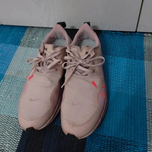 Nike Run dusty pink athletic shoes used, size 40.5
