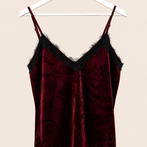 Velvet Lace Top burgundy, like new, size S