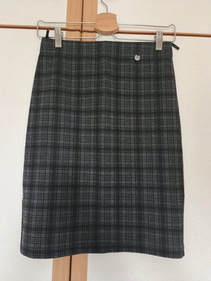 Φούστα pensil Attrattivo Small σαν καινούργιο, καρό μαύρο γκρι