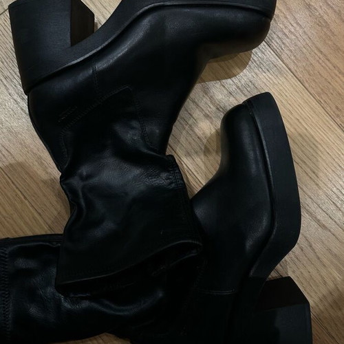 Vagabond black boots like new, size 39