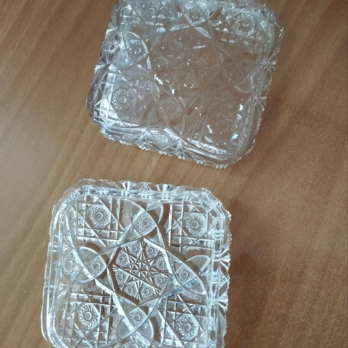 Carved crystal bonbonniere