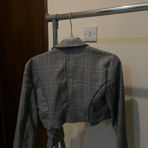 Cropped blazer new from Tally Weijl size XS-Small black and grey