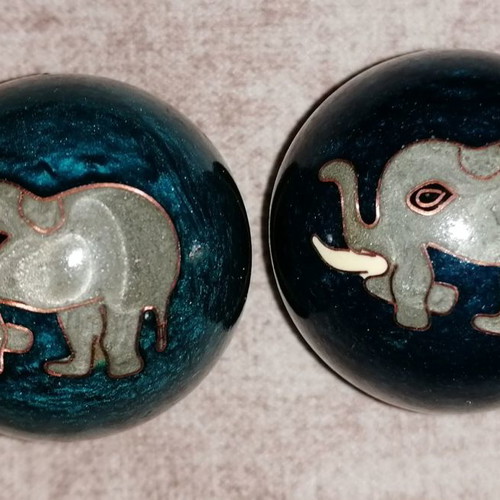 (FENG SHUI) Calm Balls (Electric) - (Ball Size: 4cm)