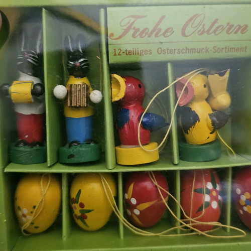 Vintage set of 12 Easter decorations from Germany like new
