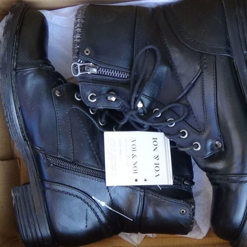 Voi & Noi women's black ankle boots size 38 like new