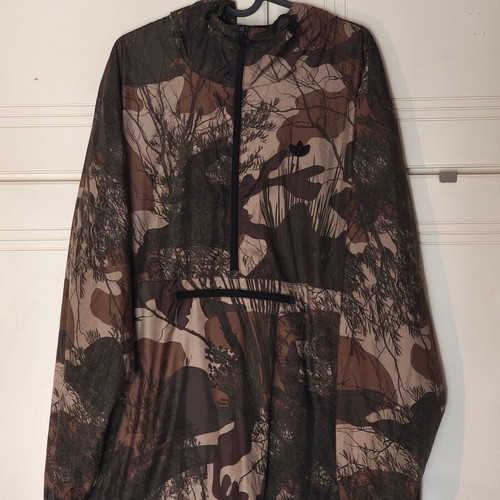 Adidas Originals windbreaker camouflage green size M like new