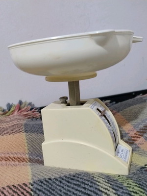 Vintage kitchen scale 500 g USA 1979 in excellent condition