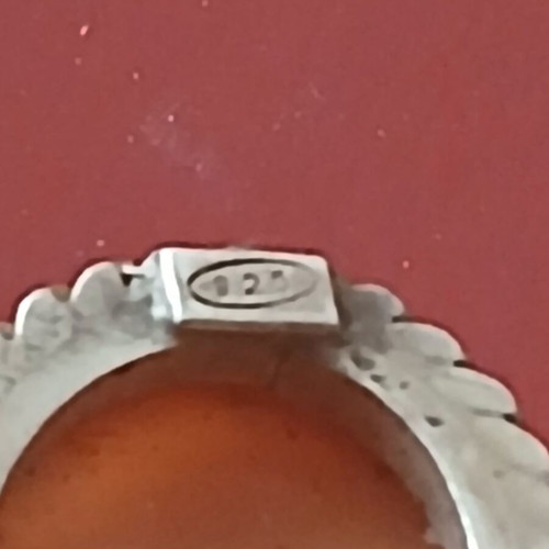 Small cameo in 925 silver with silver chain, like new