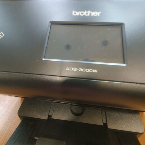 Brother ADS-3600W Flatbed / Sheetfed A4 Scanner like new with WiFi