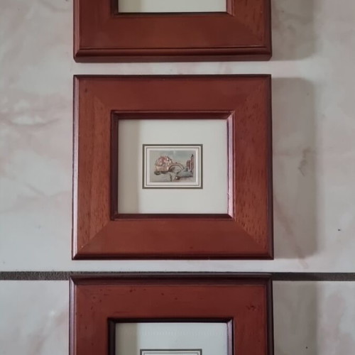 Set of 3 cadrakia with wooden frames silver