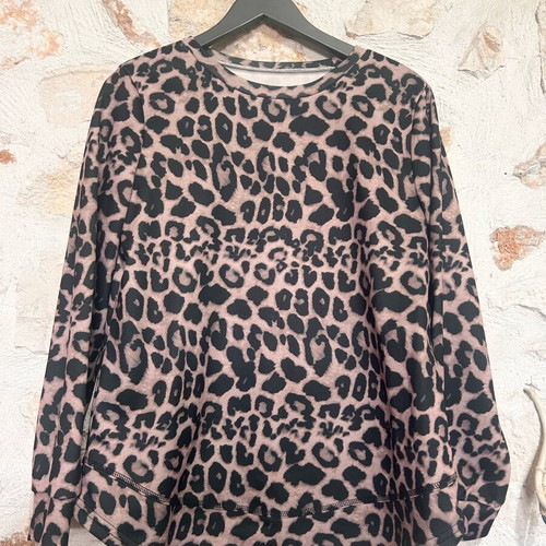 Emery Rose leopard print top size M like new