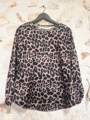 Emery Rose leopard print top size M like new