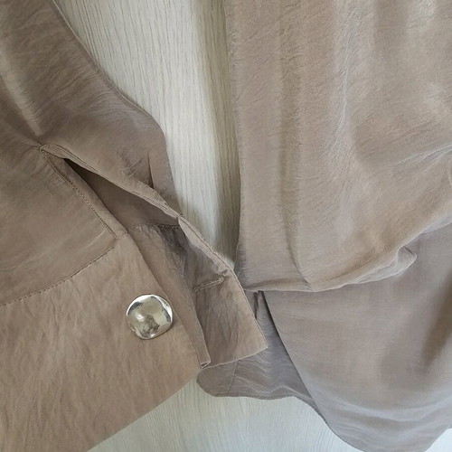 Zara blouse like new brown mocha with gold buttons, size small