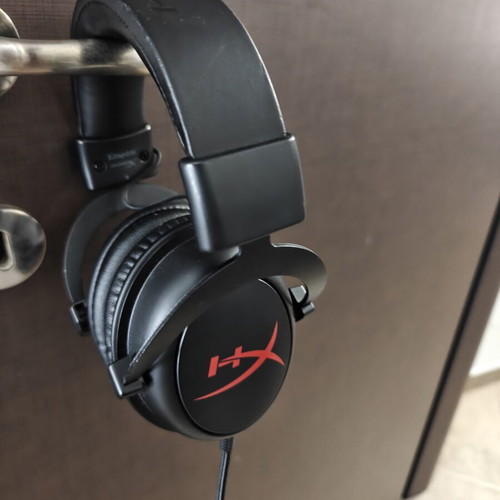 HyperX Cloud III gaming headphones like new, wired