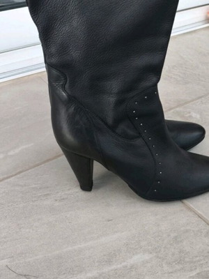 Fornarina leather boots size 37 like new, black
