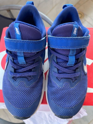 Nike детски спортни обувки употребявани за момче номер 33,5 сини